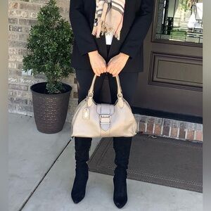 BEAUTIFUL FENDI SELLERIA leather purse 🌷🌷🌷